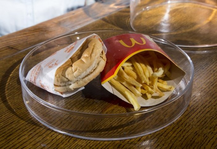 6 жыл сақталған McDonald's тағамының қандай күйге түскенін білесіз бе?