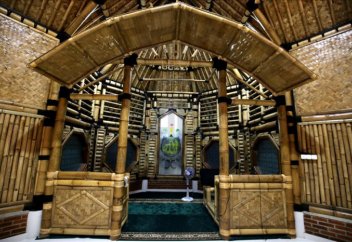 Әлемдегі бамбуктен тұрғызылған жалғыз мешіт (фото)