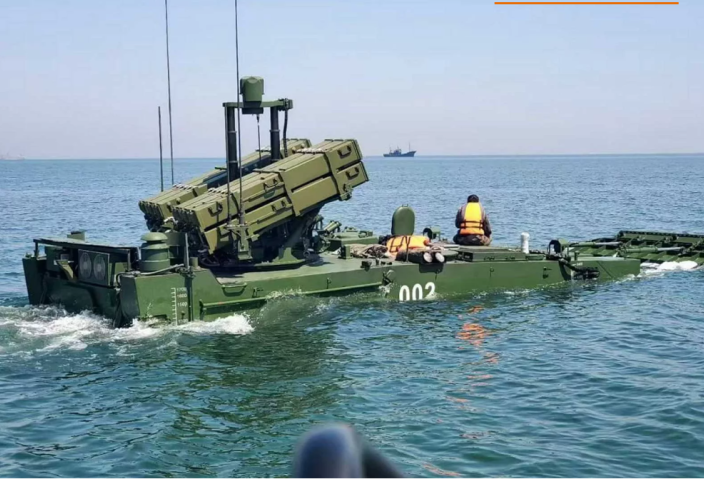 Китай испытал плавающий противотанковый БМП: что известно