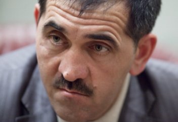 Евкуров: Уволить педагогов, притесняющих студенток в хиджабах!