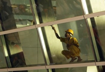 Парсы шығанағы елі шетелдік жұмысшыларға жаңа ереже енгізеді