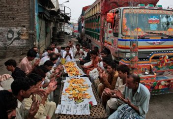 Жаһан: Кей мұсылмандар елі Ораза айтта қанша күн демалады?