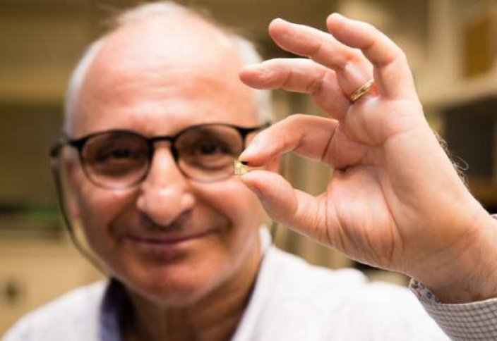 Марокканский ученый изобрел чип, который перезаряжает батарею за 10 минут