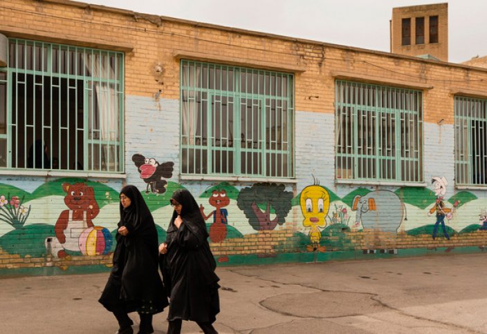 В Иране уродливым учителям запретят появляться в классах