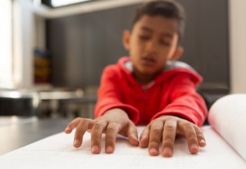 Парламент принял закон об обучении детей с особыми потребностями