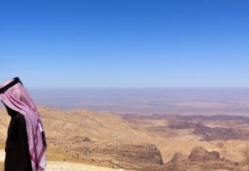 Мешітті өз еріктерімен тегін жөндейтін болды