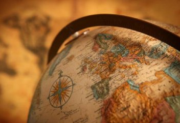 Первый глобус был создан по проекту мусульманского географа Абу АбдАллаhа Мухаммада аль-Идриси (1100–1166)