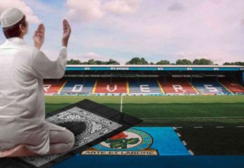 Ағылшын футбол клубы жанкүйерлеріне намаз оқитын орын ұсынады