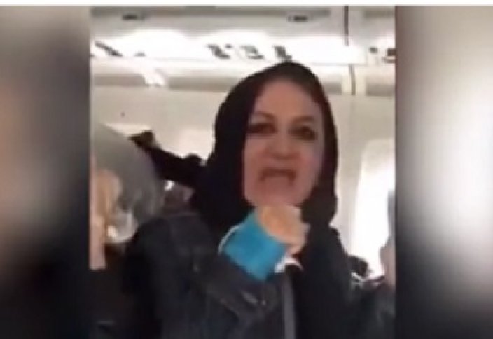 Смех сквозь слезы. Мусульманка-аэрофоб вызвала сильные эмоции в соцсетях (ВИДЕО)