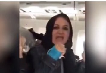 Смех сквозь слезы. Мусульманка-аэрофоб вызвала сильные эмоции в соцсетях (ВИДЕО)