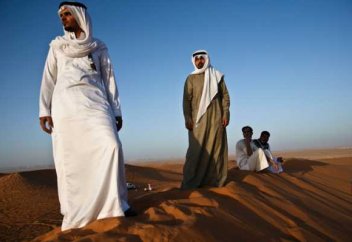 Біріккен Араб Әмірлігінің байырғы тұрғындарының ертегіге бергісіз өмірі