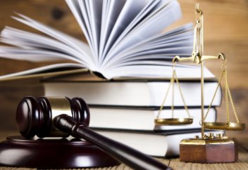 Разные: Суд обязал украинца выучить стихотворение и прочесть три книги Льва Толстого