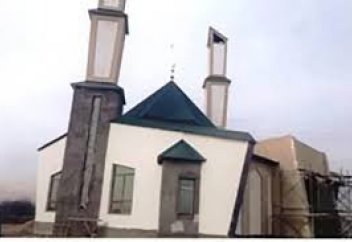 ОҚО-да салынып жатқан қабырғасы қисық мешіт көпшілікті таң қалдырды