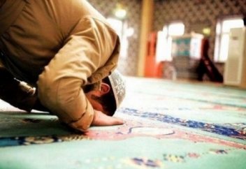 «Құлшылық қыл, сынақ үшін берілген тіршілік бұл...»