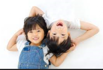 Қыздарға қарағанда ұл тәрибелеген ата-аналар тезірек қартаяды – зерттеу