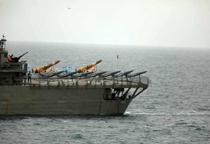 ВС Ирана представили свой первый беспилотный авианосец
