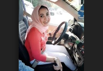 Разное: Дама в хиджабе сразила очевидцев полицейским разворотом (ВИДЕО)