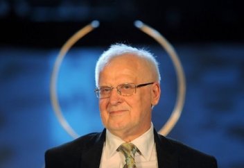 Христианский священник: моя религия не может дать опору в жизни