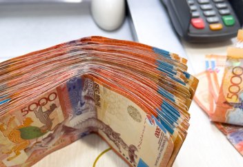 Всеобщее декларирование: сколько налички казахстанцам разрешено хранить дома