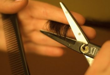 Әйел баласына шашын қидыруға бола ма?