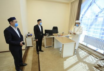 СМАЙЫЛ СЕЙІТБЕКОВ – ДІНИ БІЛІМ ЖӘНЕ КАДР ДАЯРЛАУ БӨЛІМІНІҢ МЕҢГЕРУШІСІ (ФОТО)