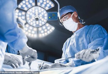 Самые болезненные медицинские процедуры в мире, оценённые врачом: от спинномозговых пункций до замены колена