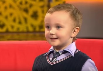 Әйгілі Анатолий Карповтан ұтылып қалған үш жасар шахматшы көз жасына ерік берді (фото, видео)