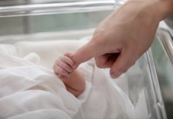 Еуропа елі екі жасқа толмаған балаға қолданылған эфтаназия процедурасын заңды деп тапты