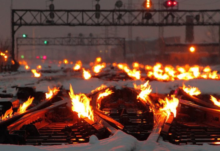 Горящие рельсы: диверсия или все по плану? Странное видео из Чикаго не на шутку обеспокоило cеть