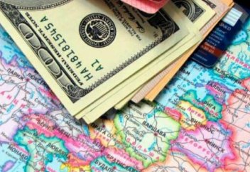 Почему женам и детям казахстанских чиновников не запретили иметь счета за рубежом