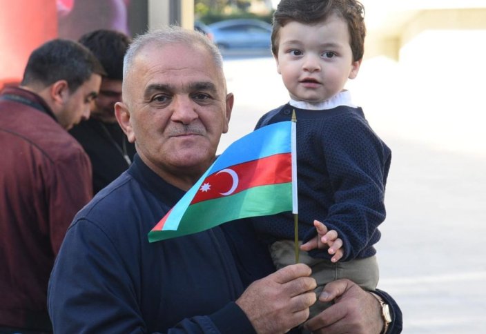 В Азербайджане подготовлен законопроект об ответственности родителей за неправильное воспитание ребенка
