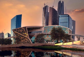 Саудовская Аравия против ОАЭ: как накаляется соперничество в странах Персидского залива