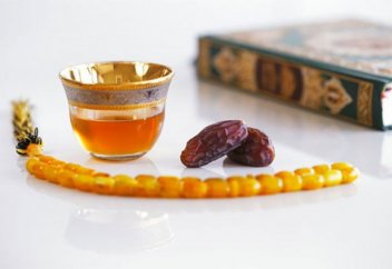 Ауыз бекітерде немесе ауыз ашарда бірінші дұға етіп су ішеміз бе, әлде су ішіп, одан кейін дұға жасаймыз ба?