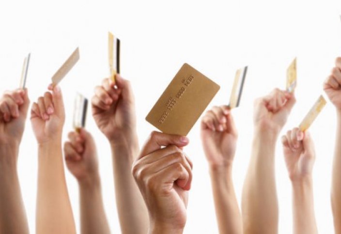 Казахстанцы переходят на безналичный расчет (инфографика)