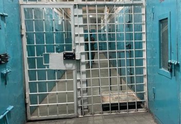 Президент Узбекистана помиловал 615 осуждённых к 33-летию Конституции