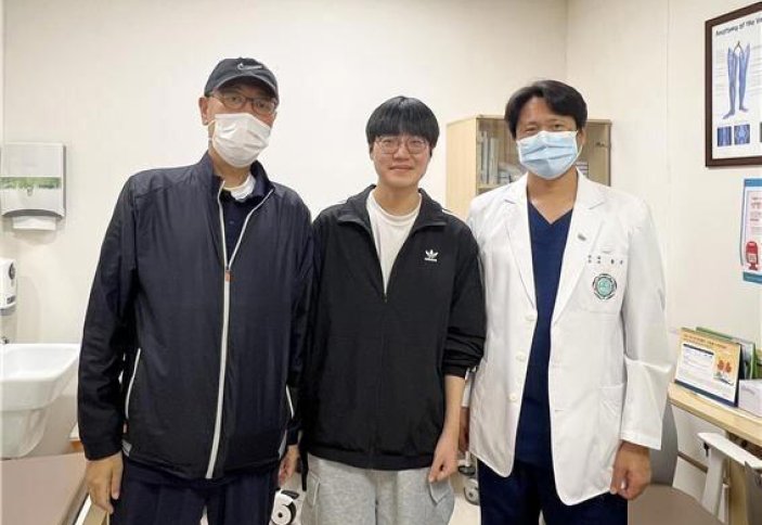 Старшеклассник пожертвовал печень отцу перед CSAT