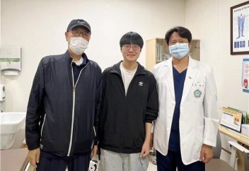 Старшеклассник пожертвовал печень отцу перед CSAT