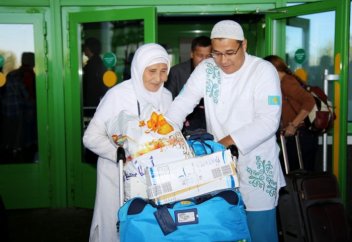 Қажылар ұлық сапардан оралды (ФОТО)