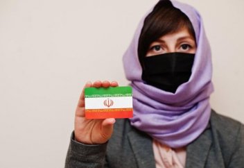 В Иране устанавливают камеры в общественных местах, чтобы выявлять и наказывать женщин без платка