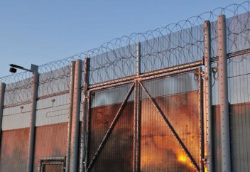 Великобритания решила ввести санкции против организаторов нелегальной миграции