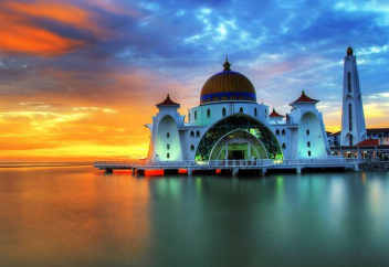 Қайран қалдыратын қалқымалы мешіттер (фото)