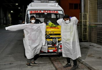 В Индии большинству зараженных «черной плесенью» удалили глаза