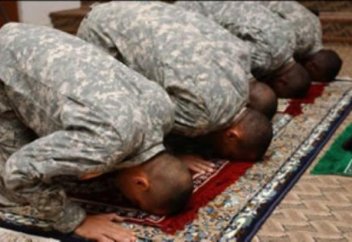 АҚШ сарбазы сақалы үшін соттасты