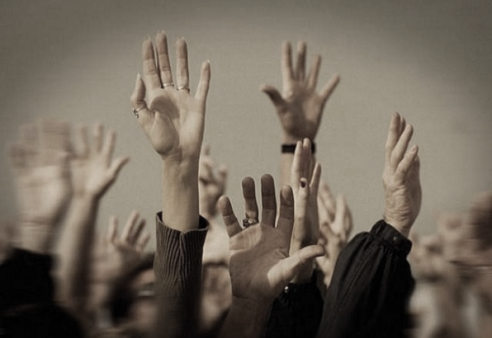 В мире многие недовольны тем, как работает демократия — опрос