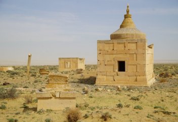 Подземная мечеть Караман-Ата