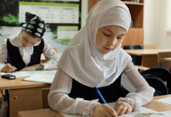 Қазақстанның Бас прокуратурасы мектептерде хиджаб киюге тыйым салуды заңды деп тапты
