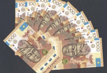 1000 теңгенің төңірегіндегі дау әлі толастар емес