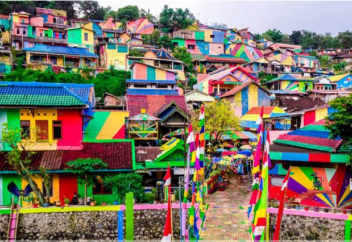 Радужная деревня Индонезии, покорившая Инстаграм (фото) Джодхпур — голубой город под индийским небом (фото)