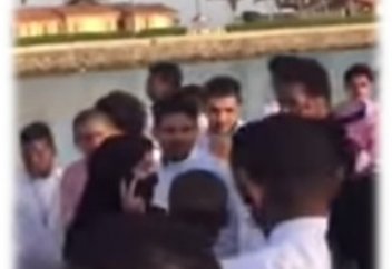 Толпа мужчина пристала к мусульманкам… розыск в Саудовской Аравии (видео)