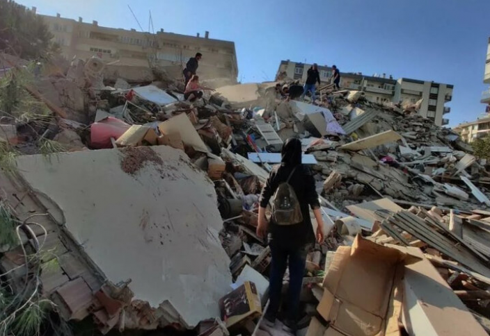 Десятки жителей Турции получили увечья в результате землетрясения (ВИДЕО)